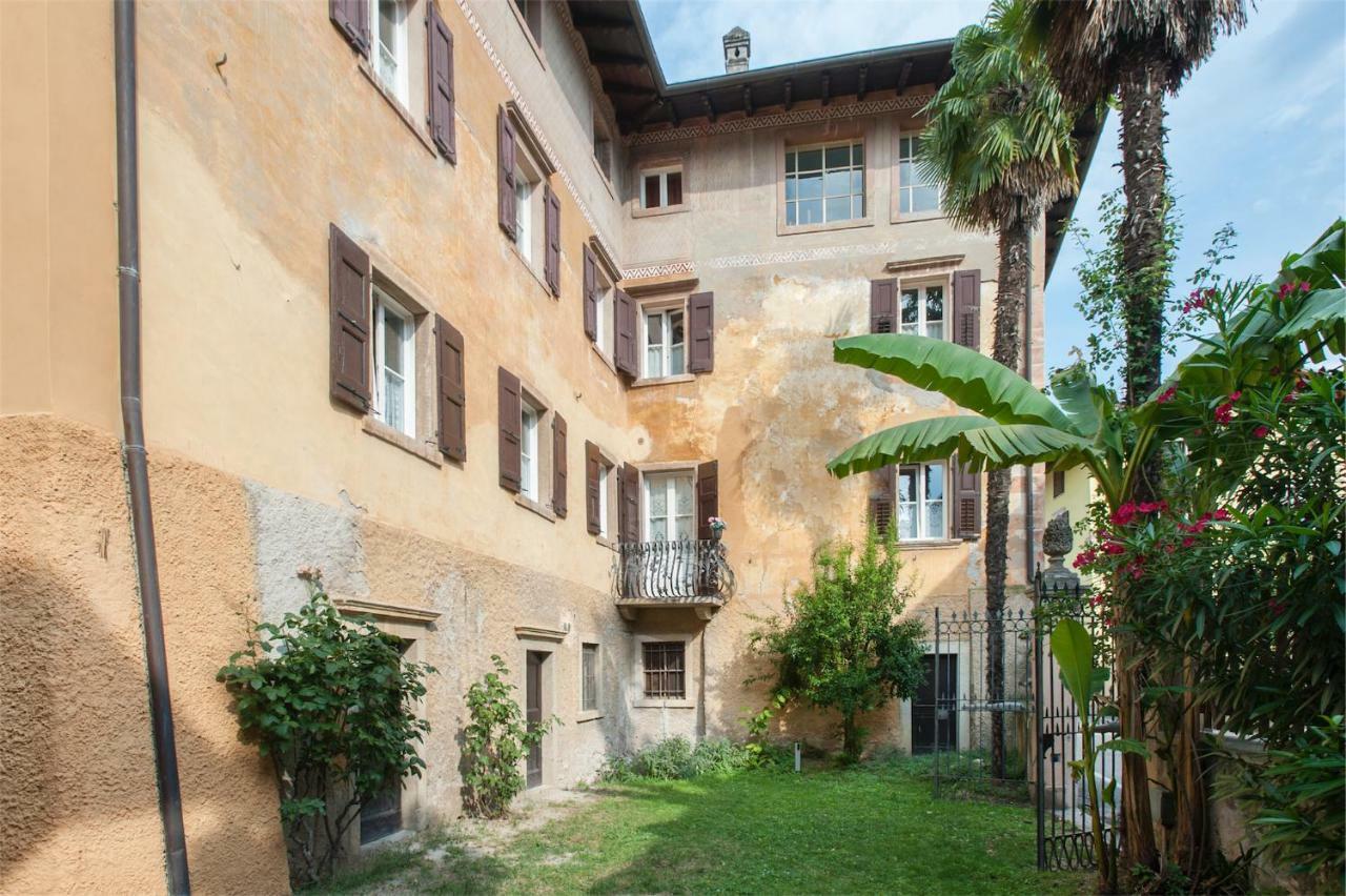 Apartament Dimora Storica Caproni Arco Zewnętrze zdjęcie